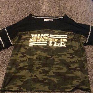 Hustle half sleeve camo shirt with mesh on sleeves